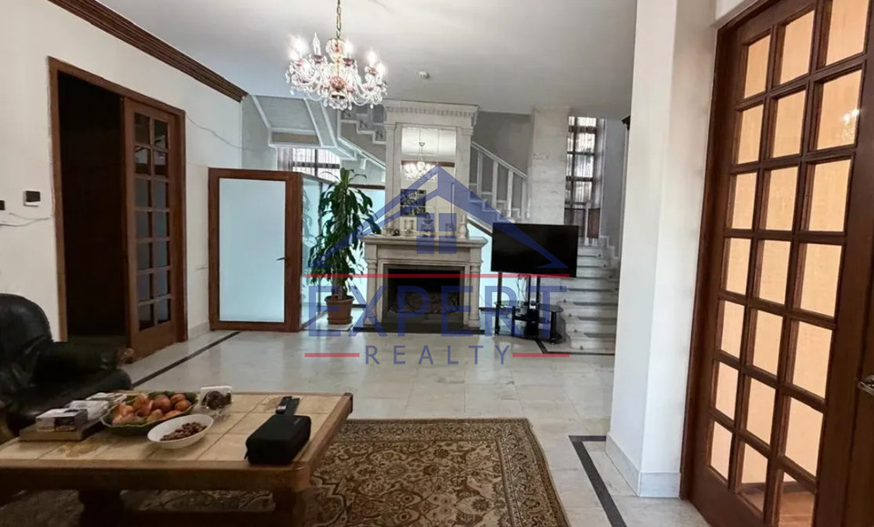 ԱՐԱԲԿԻՐ, ՋԵՅՄՍ ԲՐԱՅՍ ՓՈՂՈՑ, 600ՔՄ