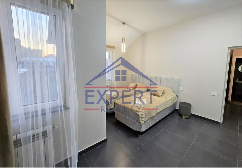 ԿԵՆՏՐՈՆ, ԵԶՆԻԿ ԿՈՂԲԱՑՈՒ ՓՈՂՈՑ, 3 ՍԵՆՅԱԿ