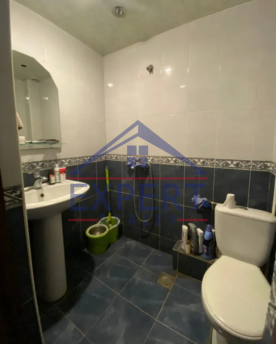 ԿԵՆՏՐՈՆ, ՏԻԳՐԱՆ ՄԵԾ, 2 ՍԵՆՅԱԿ