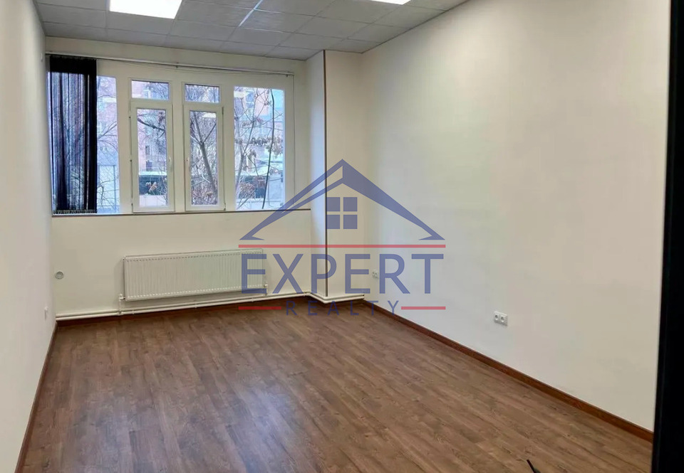 ԿԵՆՏՐՈՆ, ՔԱՋԱԶՆՈՒՆԻ ՓՈՂՈՑ, 220 ՔՄ