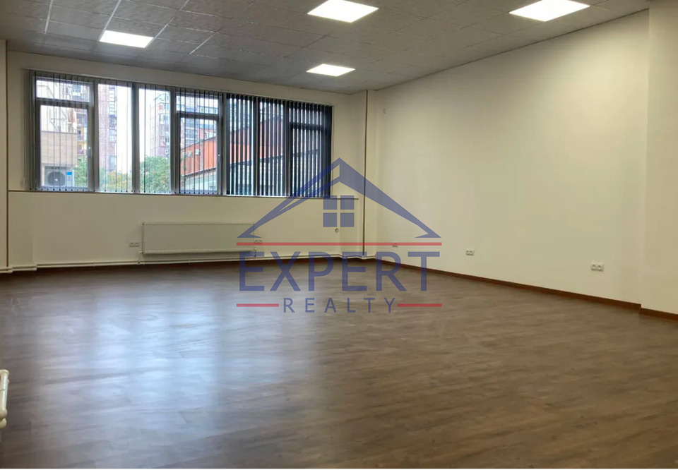 ԿԵՆՏՐՈՆ, ՔԱՋԱԶՆՈՒՆԻ ՓՈՂՈՑ, 220 ՔՄ