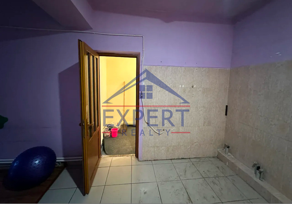 ԿԵՆՏՐՈՆ, ԼԵՌ ԿԱՄՍԱՐԻ ՓՈՂՈՑ, 150 ՔՄ