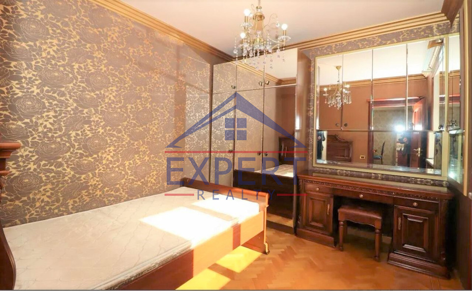 ԿԵՆՏՐՈՆ, ՊԱՐՈՆՅԱՆ ՓՈՂՈՑ, 4ՎԱՍԵՆՅԱԿ