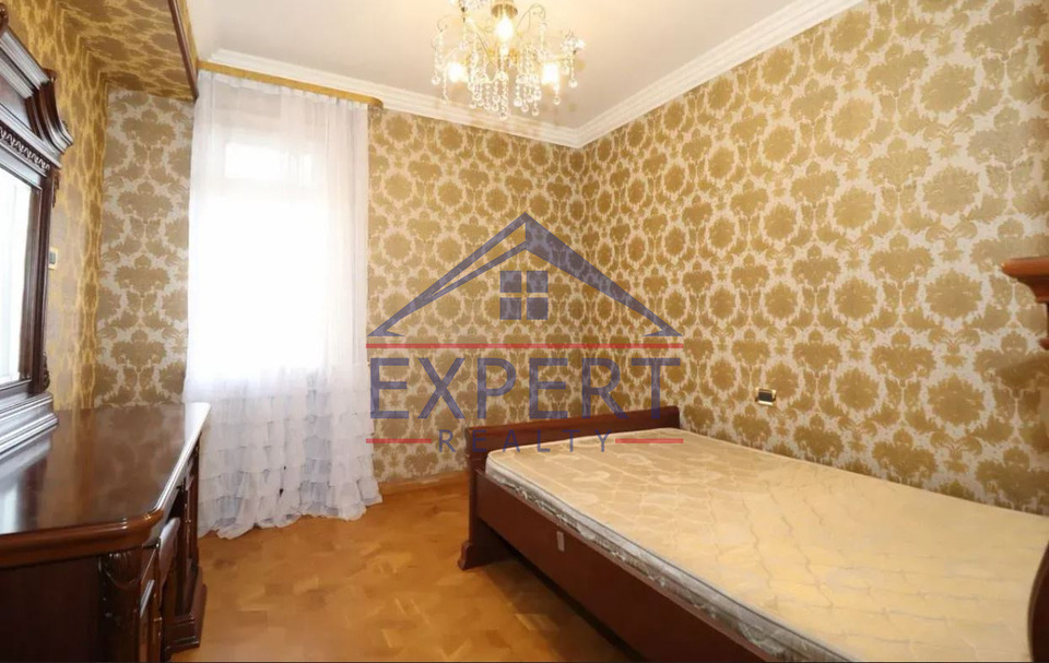 ԿԵՆՏՐՈՆ, ՊԱՐՈՆՅԱՆ ՓՈՂՈՑ, 4ՎԱՍԵՆՅԱԿ