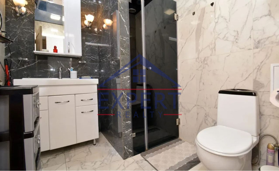 ԿԵՆՏՐՈՆ, ՀԻՆ ԵՐԵՎԱՆՑԻ ՓՈՂՈՑ, 3 ՍԵՆՅԱԿ