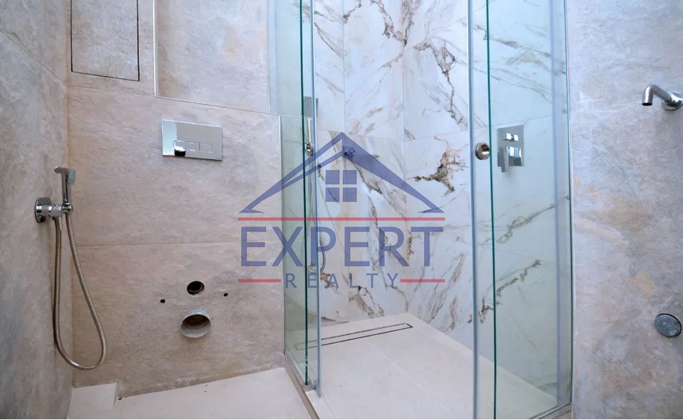 ԿԵՆՏՐՈՆ, ԴԵՐԵՆԻԿ ԴԵՄԻՐՃՅԱՆ 2ՍԵՆՅԱԿ