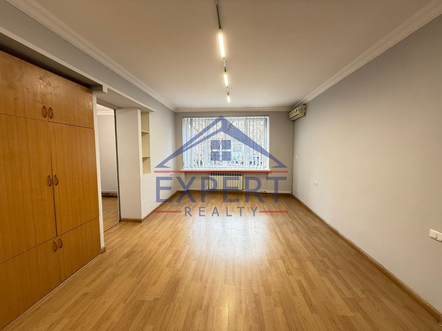 ԿԵՆՏՐՈՆ, ՄԱՇՏՈՑԻ ՊՈՂՈՏԱ, 2 ՍԵՆՅԱԿ