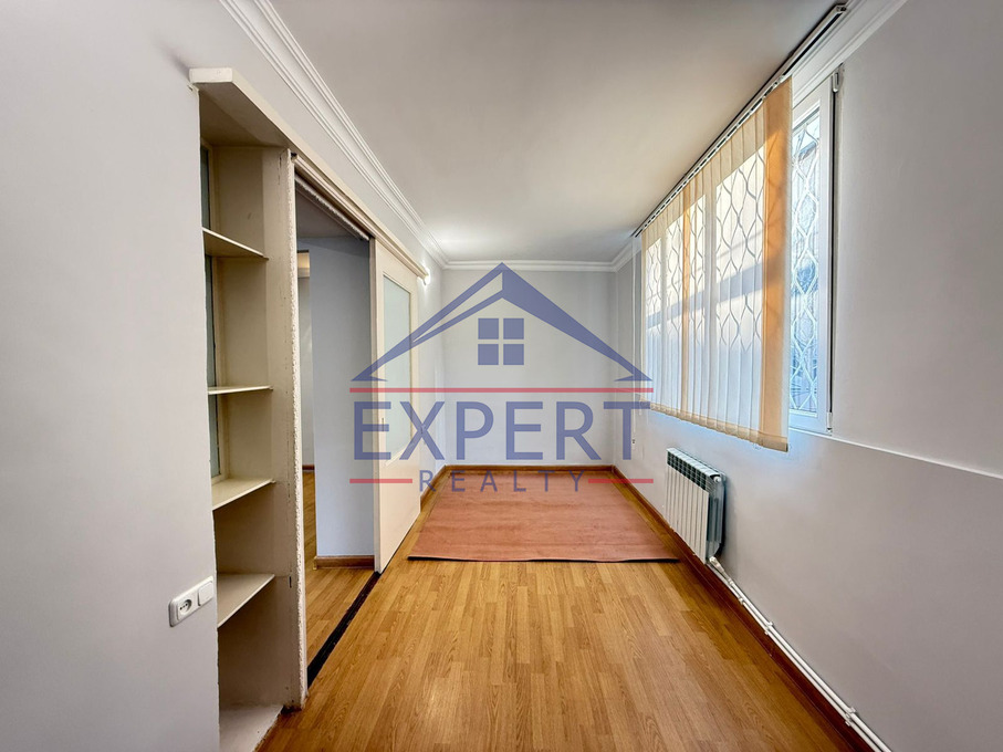 ԿԵՆՏՐՈՆ, ՄԱՇՏՈՑԻ ՊՈՂՈՏԱ, 2 ՍԵՆՅԱԿ