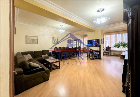 ԿԵՆՏՐՈՆ, ՀԻՆ ԵՐԵՎԱՆՑԻ ՓՈՂՈՑ, 5 ՍԵՆՅԱԿ