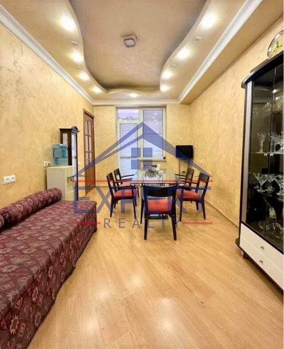 ԿԵՆՏՐՈՆ, ՀԻՆ ԵՐԵՎԱՆՑԻ ՓՈՂՈՑ, 5 ՍԵՆՅԱԿ