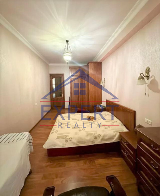 ԿԵՆՏՐՈՆ, ՀԻՆ ԵՐԵՎԱՆՑԻ ՓՈՂՈՑ, 5 ՍԵՆՅԱԿ