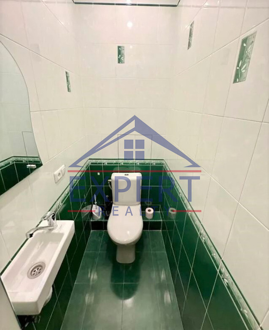 ԿԵՆՏՐՈՆ, ՀԻՆ ԵՐԵՎԱՆՑԻ ՓՈՂՈՑ, 5 ՍԵՆՅԱԿ