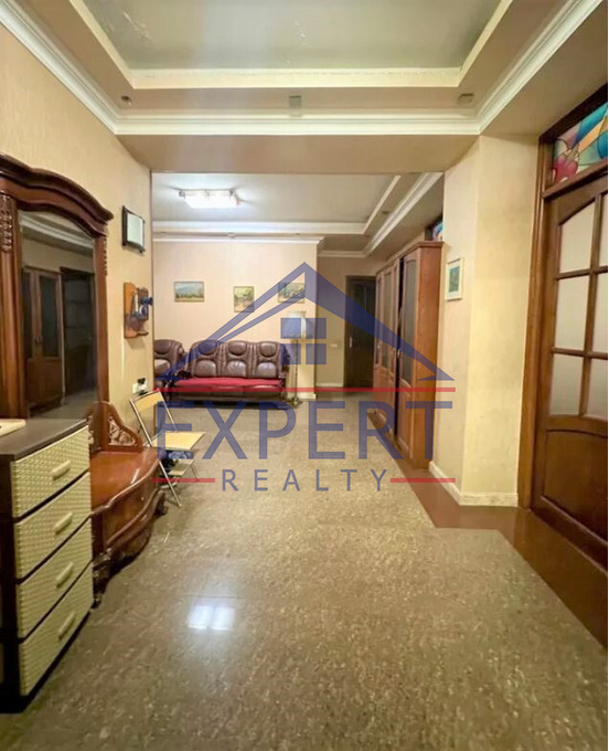 ԿԵՆՏՐՈՆ, ՀԻՆ ԵՐԵՎԱՆՑԻ ՓՈՂՈՑ, 5 ՍԵՆՅԱԿ