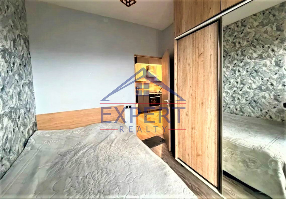 ԷՐԵԲՈՒՆԻ, ԷՐԵԲՈՒՆՈՒ ՓՈՂՈՑ, 2 ՍԵՆՅԱԿ