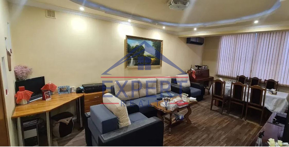 ԷՐԵԲՈՒՆԻ, ԱԹՈՅԱՆ ՓՈՂՈՑ, 2 ՍԵՆՅԱԿ