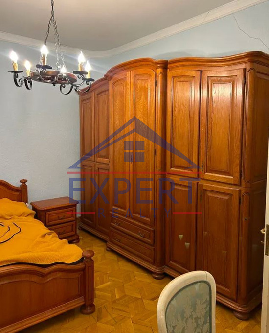 ԿԵՆՏՐՈՆ, ԶԱՔՅԱՆ ՓՈՂՈՑ, 3 ՍԵՆՅԱԿ