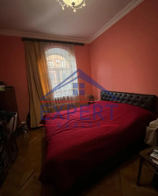 ԱՐԱԲԿԻՐ, ԿԻԵՎՅԱՆ ՓՈՂՈՑ, 3 ՍԵՆՅԱԿ