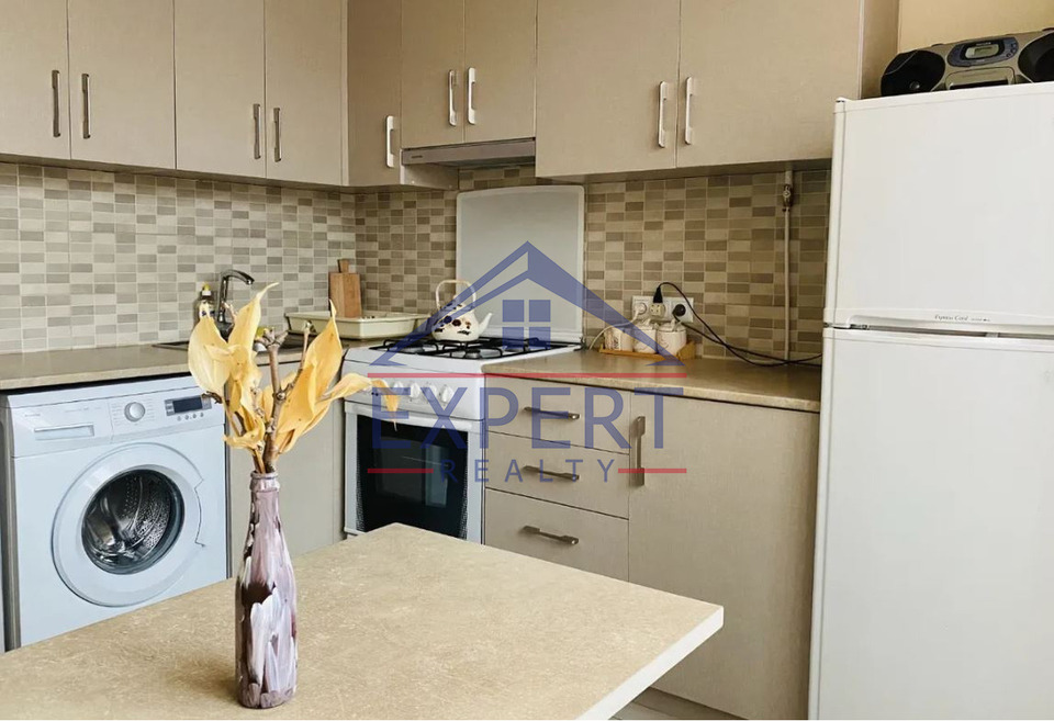 ԿԵՆՏՐՈՆ, ՔԱՋԱԶՆՈՒՆԻ ՓՈՂՈՑ, 2 ՍԵՆՅԱԿ