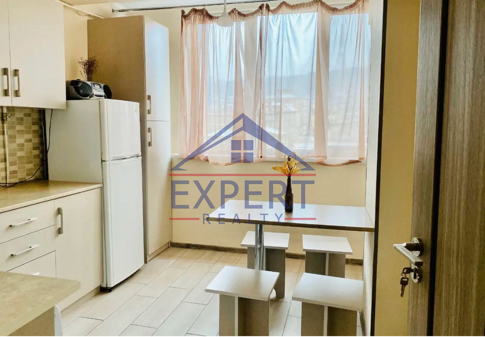 ԿԵՆՏՐՈՆ, ՔԱՋԱԶՆՈՒՆԻ ՓՈՂՈՑ, 2 ՍԵՆՅԱԿ