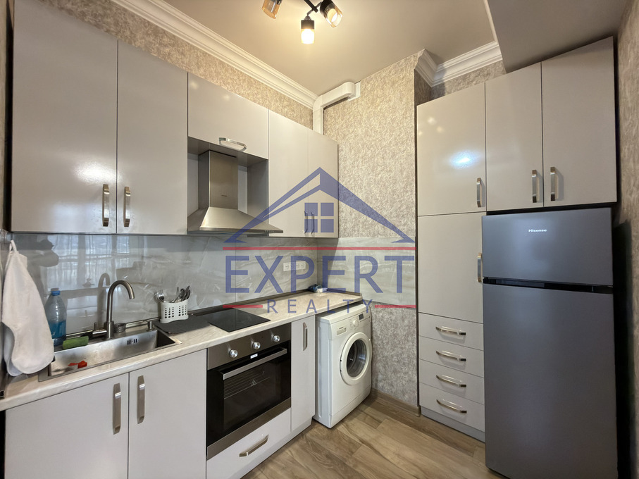 ԿԵՆՏՐՈՆ, ՌՈՍՏՈՄԻ ՓՈՂՈՑ, 2 ՍԵՆՅԱԿ