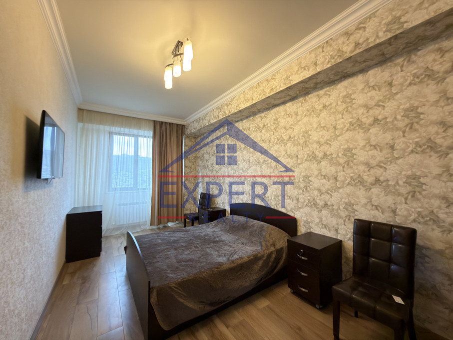 ԿԵՆՏՐՈՆ, ՌՈՍՏՈՄԻ ՓՈՂՈՑ, 2 ՍԵՆՅԱԿ