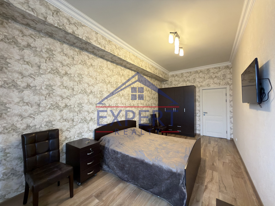 ԿԵՆՏՐՈՆ, ՌՈՍՏՈՄԻ ՓՈՂՈՑ, 2 ՍԵՆՅԱԿ