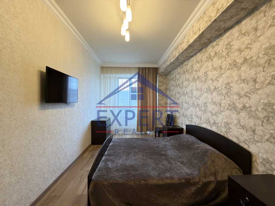 ԿԵՆՏՐՈՆ, ՌՈՍՏՈՄԻ ՓՈՂՈՑ, 2 ՍԵՆՅԱԿ