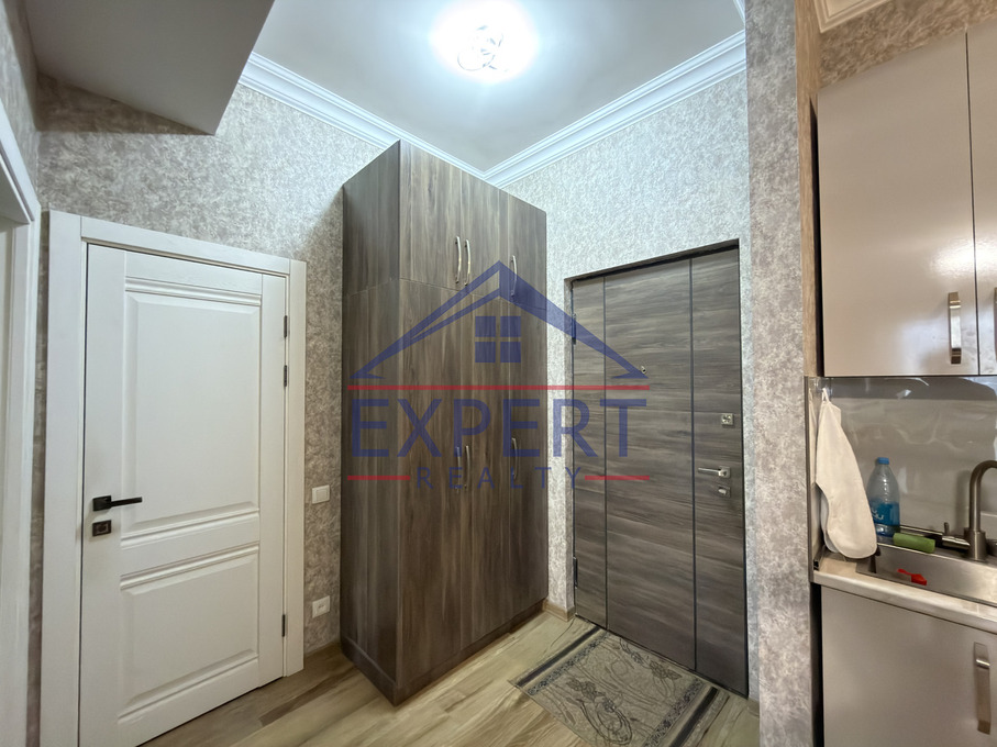 ԿԵՆՏՐՈՆ, ՌՈՍՏՈՄԻ ՓՈՂՈՑ, 2 ՍԵՆՅԱԿ