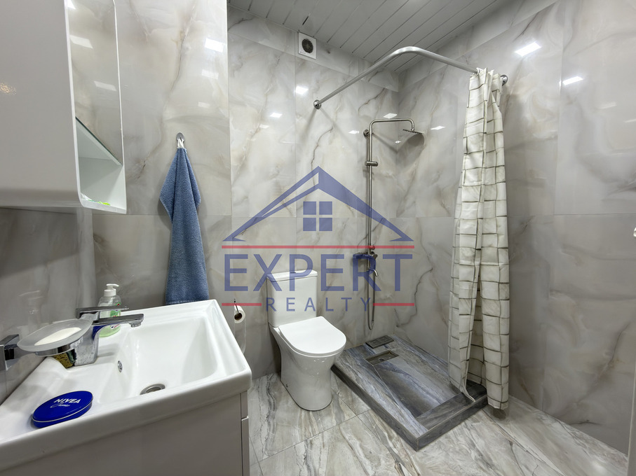 ԿԵՆՏՐՈՆ, ՌՈՍՏՈՄԻ ՓՈՂՈՑ, 2 ՍԵՆՅԱԿ