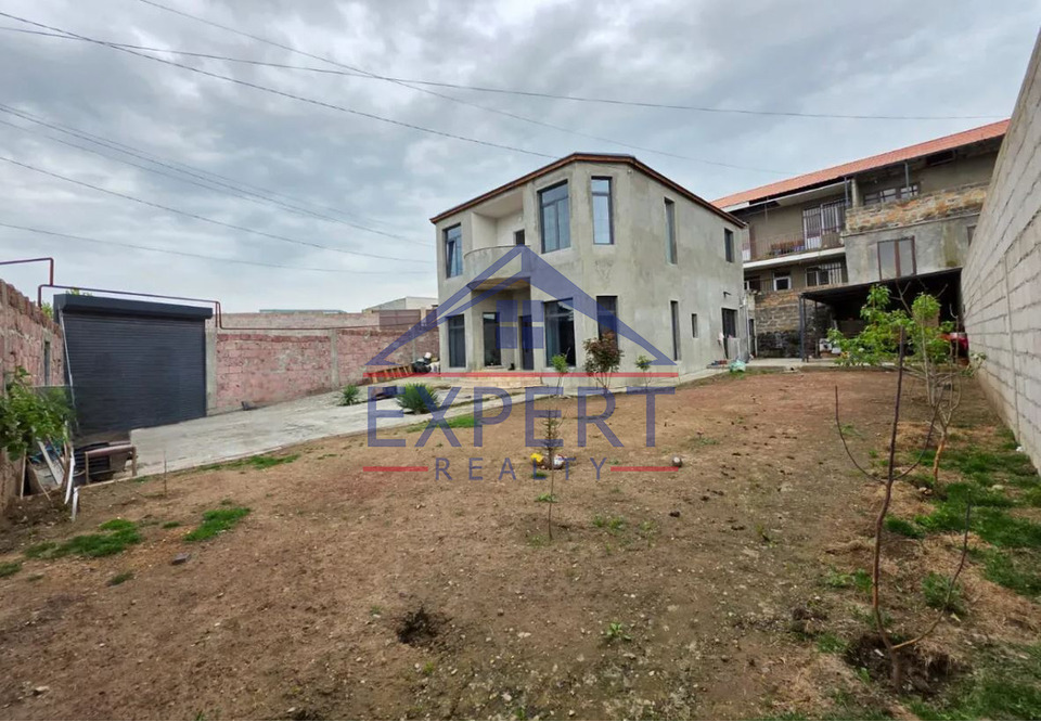 ԱՎԱՆ-ԱՌԻՆՋ, ՊԱՐՈՒՅՐ ՍԵՎԱԿ ԹԱՂԱՄԱՍ, 4 ՍԵՆՅԱԿ