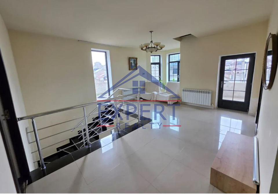 ԱՎԱՆ-ԱՌԻՆՋ, ՊԱՐՈՒՅՐ ՍԵՎԱԿ ԹԱՂԱՄԱՍ, 4 ՍԵՆՅԱԿ