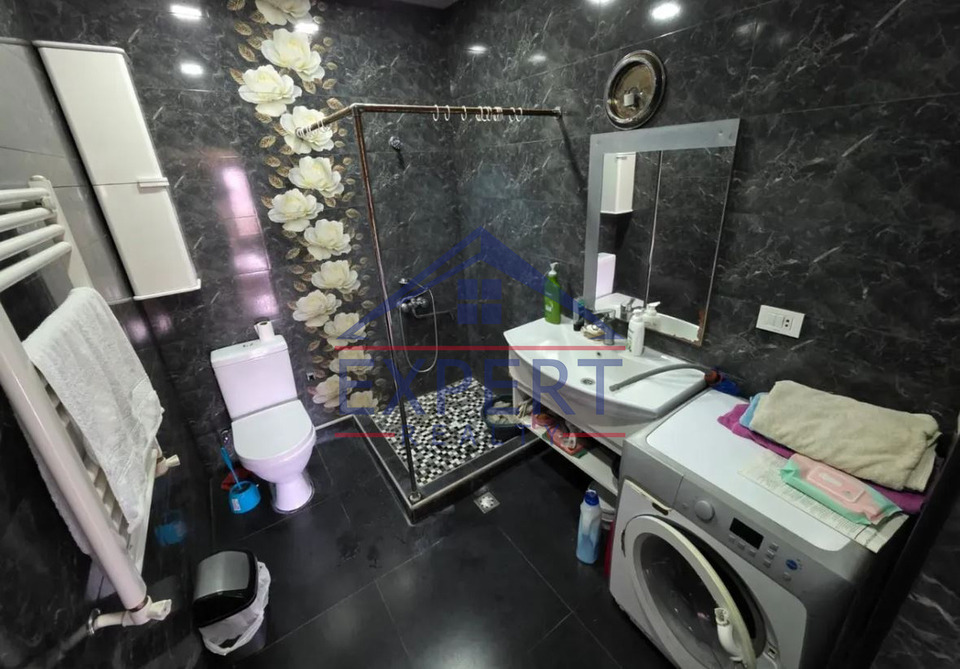 ԱՎԱՆ-ԱՌԻՆՋ, ՊԱՐՈՒՅՐ ՍԵՎԱԿ ԹԱՂԱՄԱՍ, 4 ՍԵՆՅԱԿ