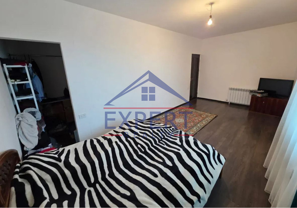 ԱՎԱՆ-ԱՌԻՆՋ, ՊԱՐՈՒՅՐ ՍԵՎԱԿ ԹԱՂԱՄԱՍ, 4 ՍԵՆՅԱԿ