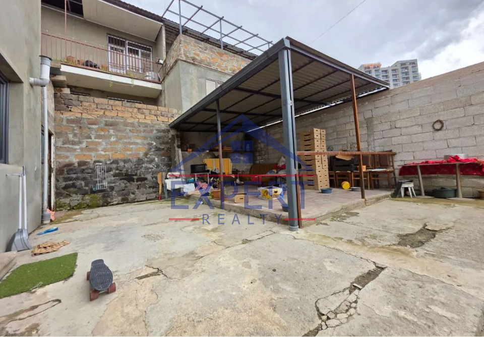 ԱՎԱՆ-ԱՌԻՆՋ, ՊԱՐՈՒՅՐ ՍԵՎԱԿ ԹԱՂԱՄԱՍ, 4 ՍԵՆՅԱԿ