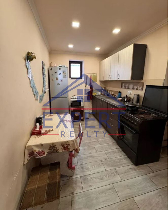 ԱՌԻՆՋ, ՊԱՐՈՒՅՐ ՍևԱԿ ԹԱՂԱՄԱՍ 6 ՍԵՆՅԱԿ