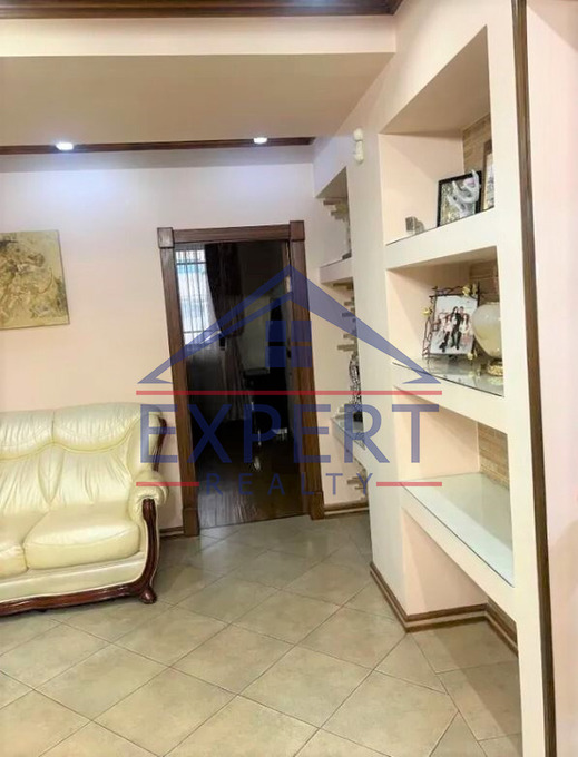 ԿԵՆՏՐՈՆ, ԵԶՆԻԿ ԿՈՂԲԱՑՈՒ ՓՈՂՈՑ, 3 ՍԵՆՅԱԿ