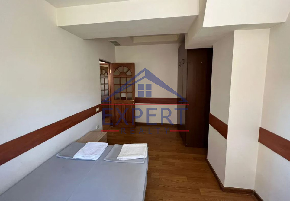 ԿԵՆՏՐՈՆ, ԱԲՈՎՅԱՆ ՓՈՂՈՑ, 3 ՍԵՆՅԱԿ