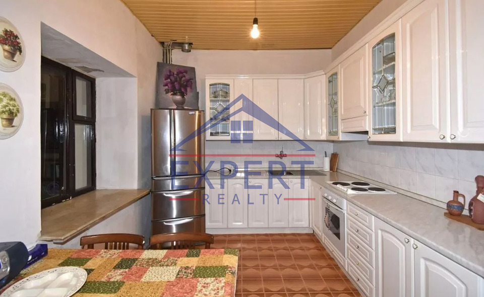 ԿԵՆՏՐՈՆ, ՓԱՐՊԵՑՈՒ ՓՈՂՈՑ, 4 ՍԵՆՅԱԿ