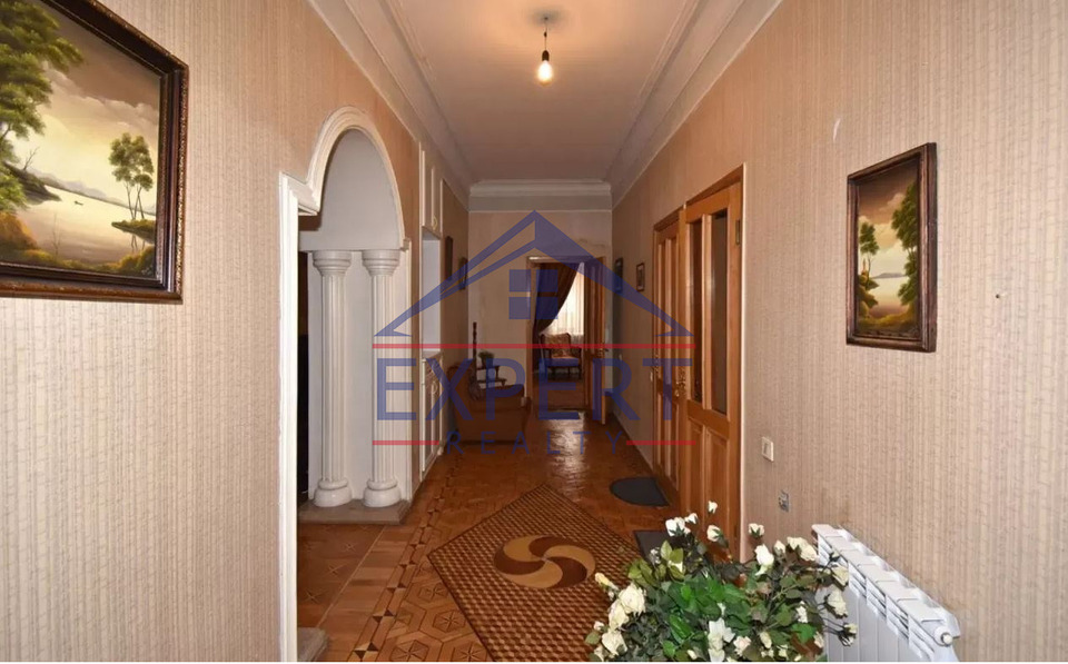 ԿԵՆՏՐՈՆ, ՓԱՐՊԵՑՈՒ ՓՈՂՈՑ, 4 ՍԵՆՅԱԿ