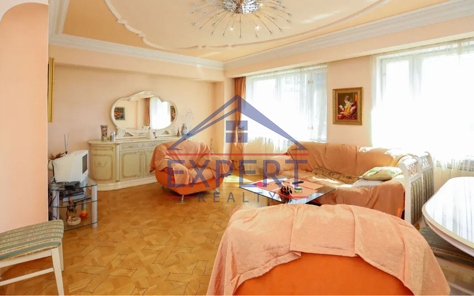 ԱՐԱԲԿԻՐ, ՕՐԲԵԼԻ ՓՈՂՈՑ, 3 ՍԵՆՅԱԿ