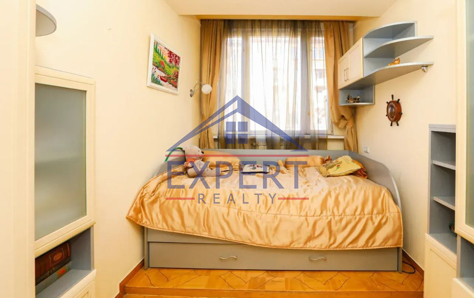 ԱՐԱԲԿԻՐ, ՕՐԲԵԼԻ ՓՈՂՈՑ, 3 ՍԵՆՅԱԿ