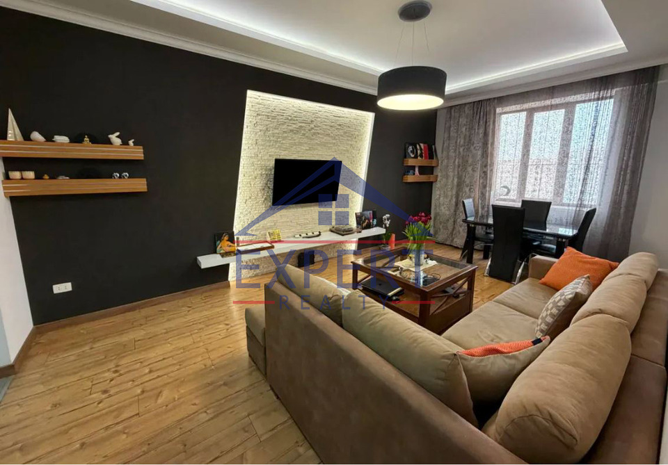 ԿԵՆՏՐՈՆ, ԵԿՄԱԼՅԱՆ ՓՈՂՈՑ, 2 ՍԵՆՅԱԿ