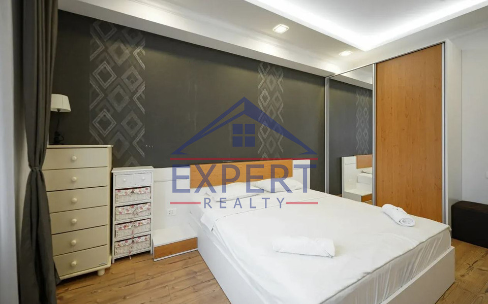 ԿԵՆՏՐՈՆ, ԵԿՄԱԼՅԱՆ ՓՈՂՈՑ, 2 ՍԵՆՅԱԿ