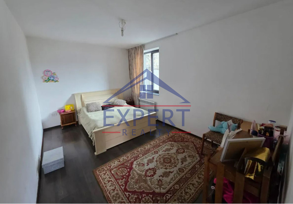 ԱՎԱՆ-ԱՌԻՆՋ, ՊԱՐՈՒՅՐ ՍԵՎԱԿ ԹԱՂԱՄԱՍ, 4 ՍԵՆՅԱԿ