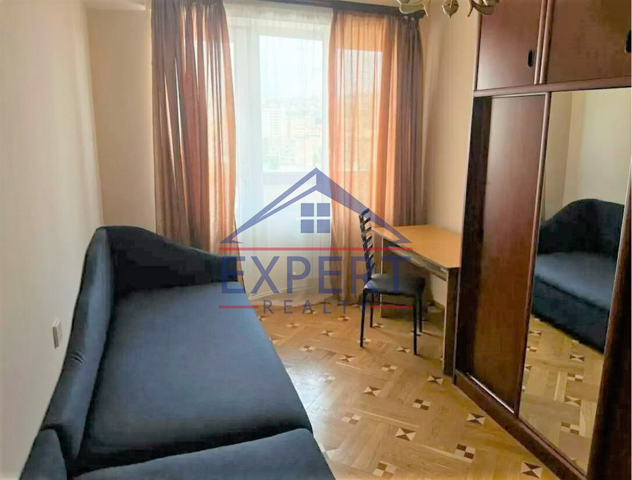 ԿԵՆՏՐՈՆ, ՊԱՐՈՆՅԱՆ ՓՈՂՈՑ, 3 ՍԵՆՅԱԿ