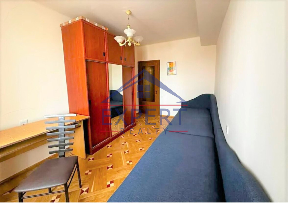 ԿԵՆՏՐՈՆ, ՊԱՐՈՆՅԱՆ ՓՈՂՈՑ, 3 ՍԵՆՅԱԿ