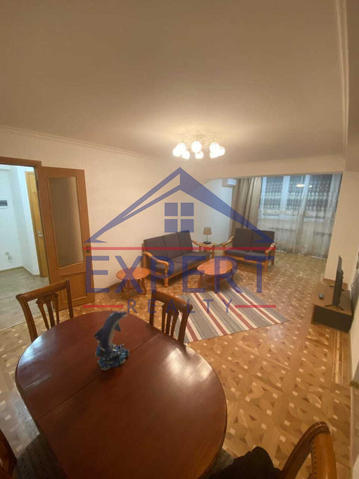 ԿԵՆՏՐՈՆ, ՄԱՇՏՈՑԻ ՊՈՂՈՏԱ, 3 ՍԵՆՅԱԿ