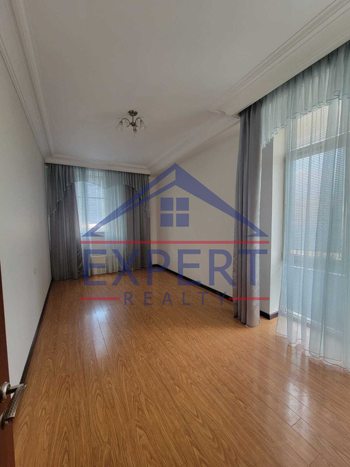 ԿԵՆՏՐՈՆ, ԱՐԱՄԻ ՓՈՂՈՑ, 3 ՍԵՆՅԱԿ