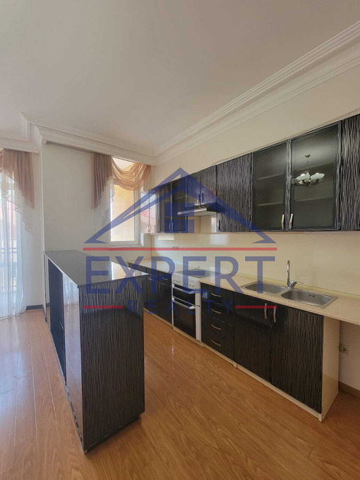 ԿԵՆՏՐՈՆ, ԱՐԱՄԻ ՓՈՂՈՑ, 3 ՍԵՆՅԱԿ