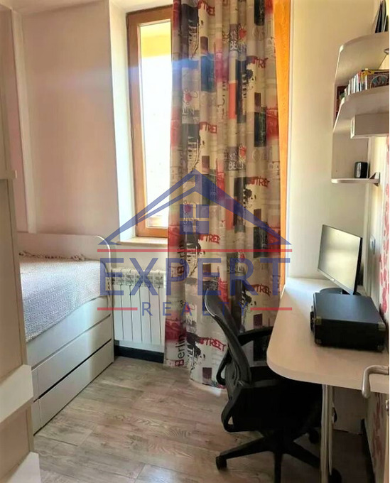 ԿԵՆՏՐՈՆ, ԼԵՌ ԿԱՄՍԱՐ, 4 ՍԵՆՅԱԿ